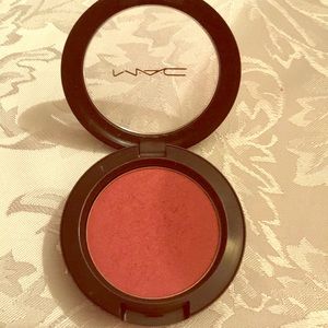 MAC Cosmetics Blush - Breezy Shimmer Blush
